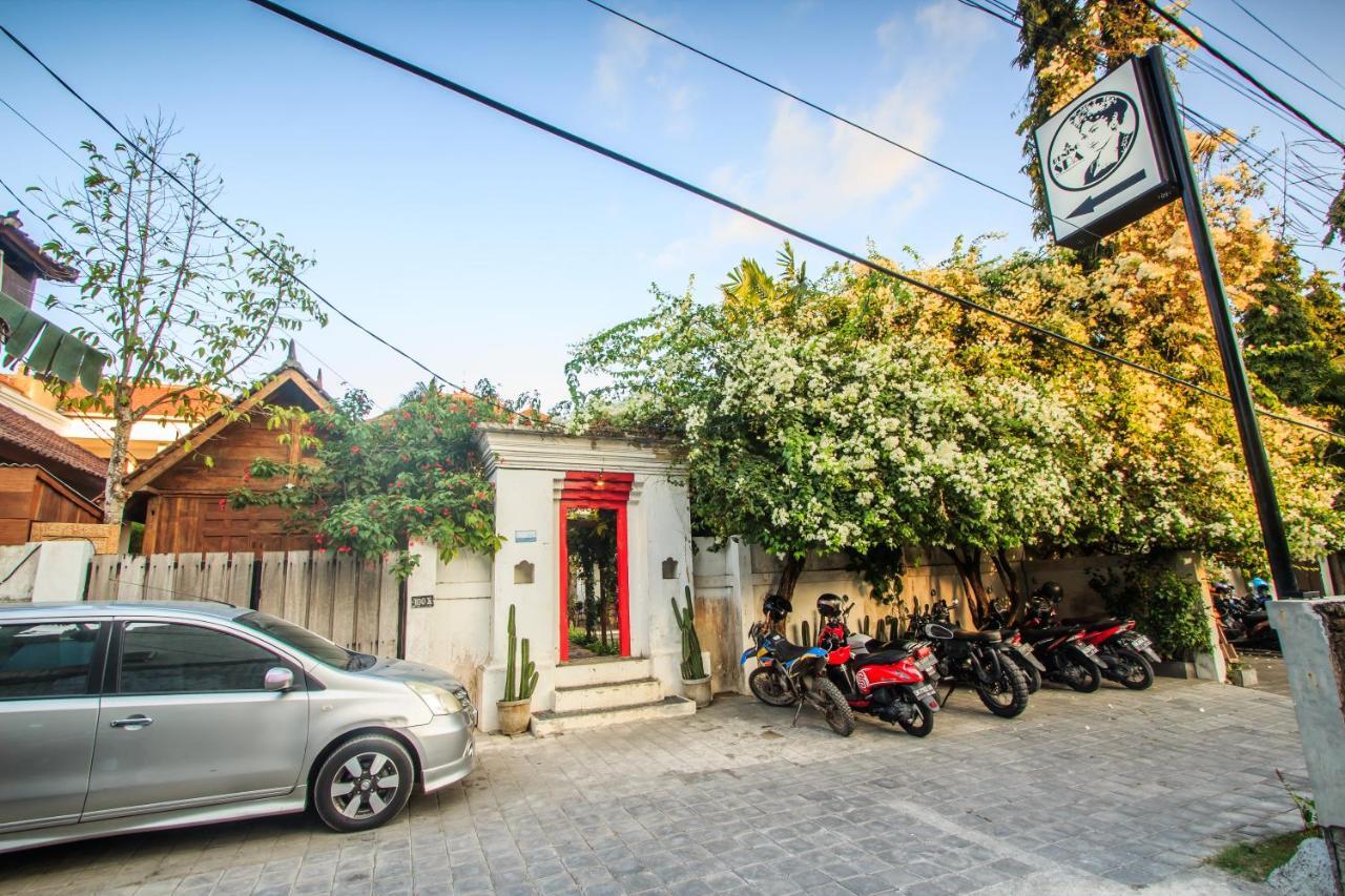 Bening Hut And Spa Seminyak Exterior foto